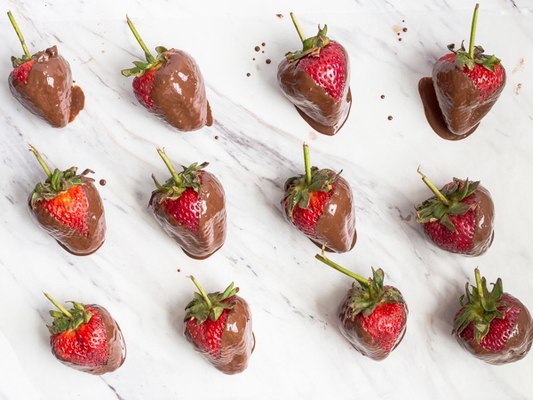 How to Make Chocolate Strawberries